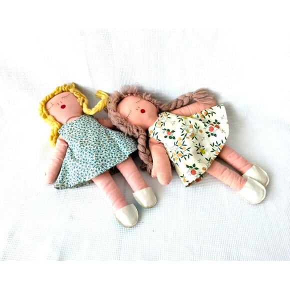 Charming Vintage 1960s Pair of Folk Art Reversible Happy/Sleepy Face Cloth Dolls - Picture 2 of 10